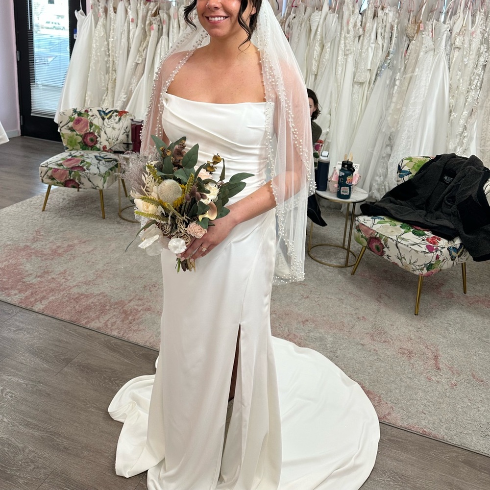 Elegant White Wedding Dress